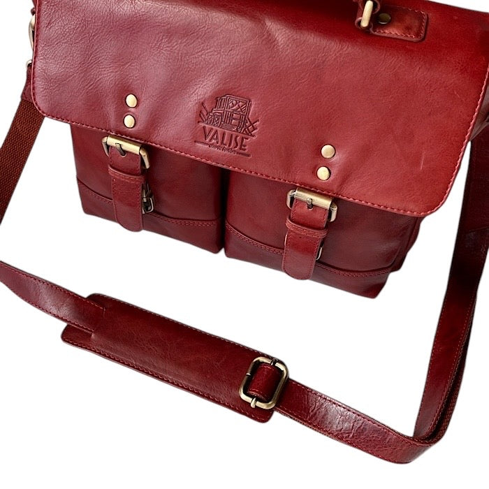 Messenger Hunter Stone