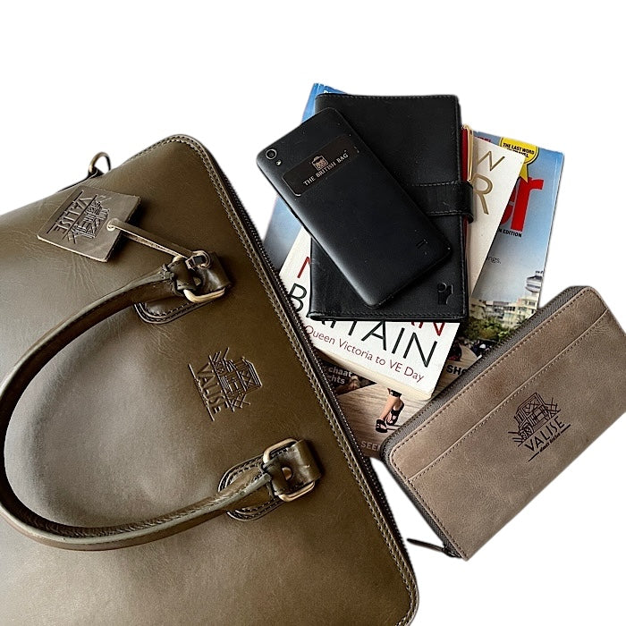 Medium ビジネス ライトレーシンググリーン