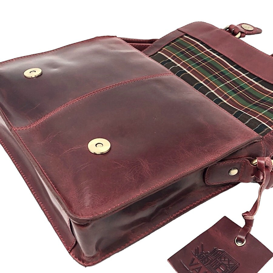 Small サッチェル ブラックチェリー