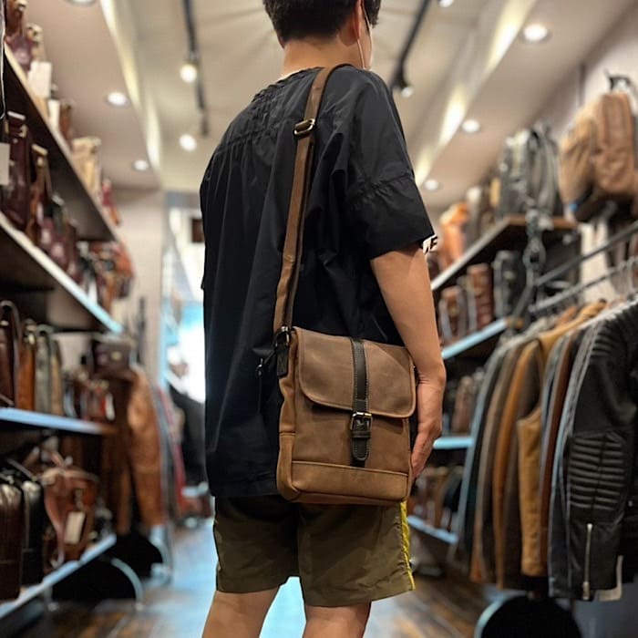 Toby ショルダー Tornado Brown