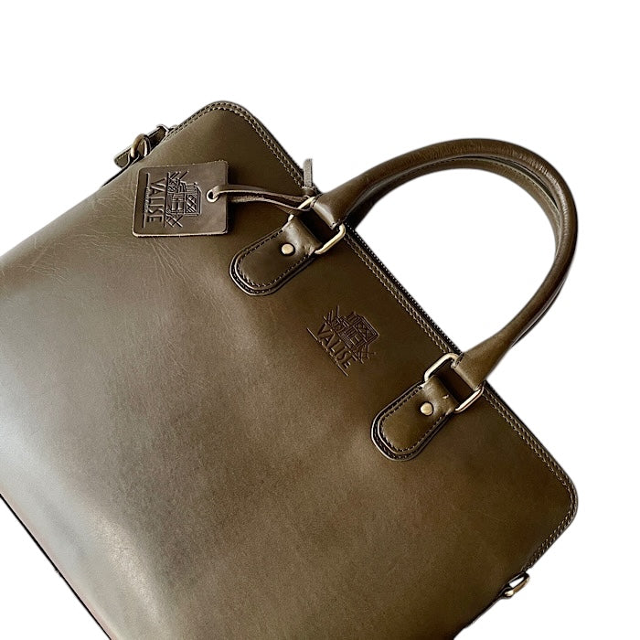 Medium ビジネス ライトレーシンググリーン