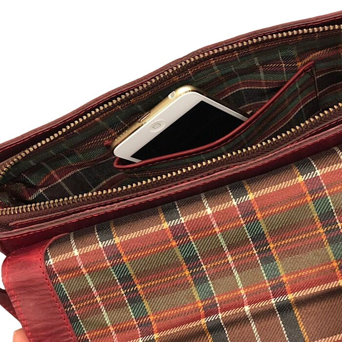 Small サッチェル ブラックチェリー