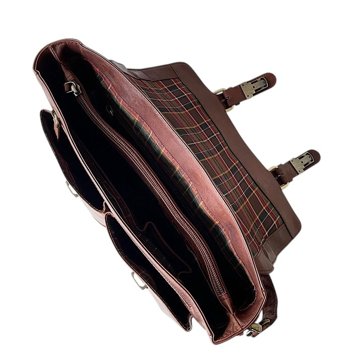 Messenger Royal Brown