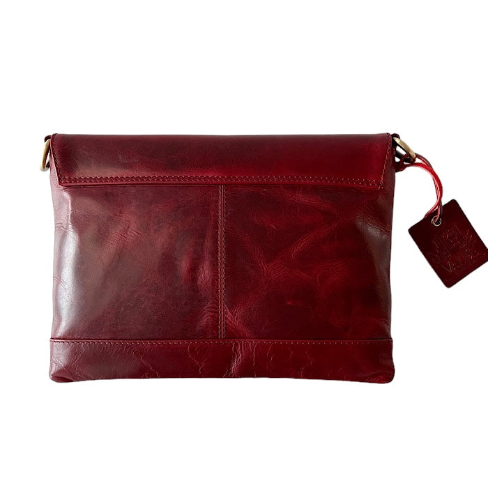 クラッチ ブラックチェリー