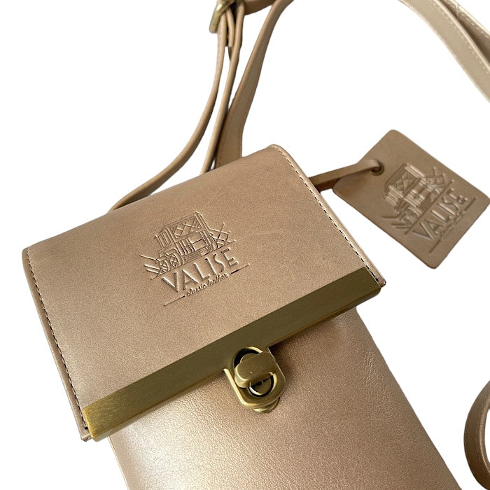 本革スマートフォンショルダー シャンパンゴールド