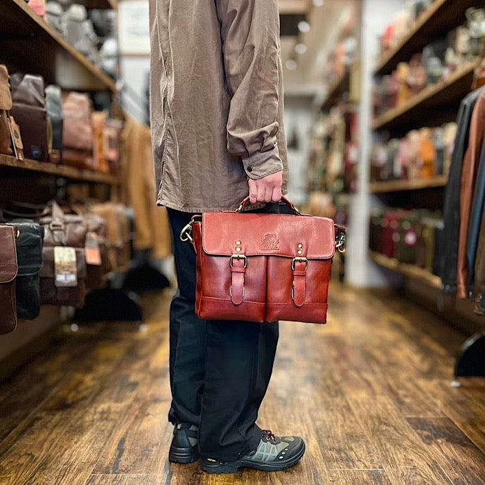 Messenger Hunter Stone