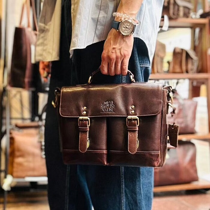 Messenger Royal Brown