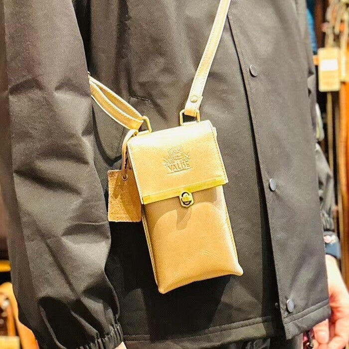 本革スマートフォンショルダー シャンパンゴールド